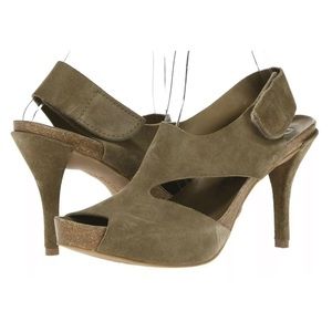 Pedro Garcia Wonda Criss-Cross Midi Sandal in Fox Olive Green, Size 38.5
